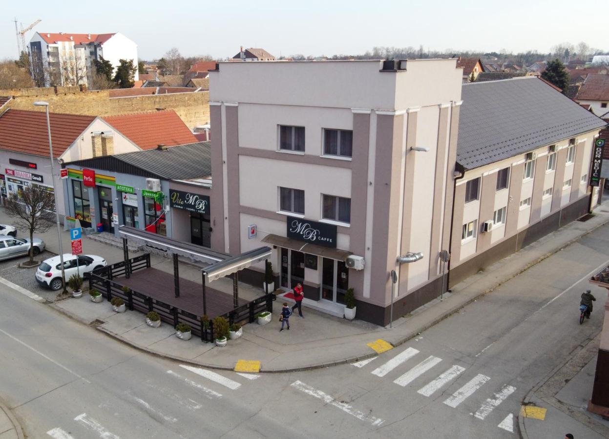 Vila Mb Рума Екстериор снимка