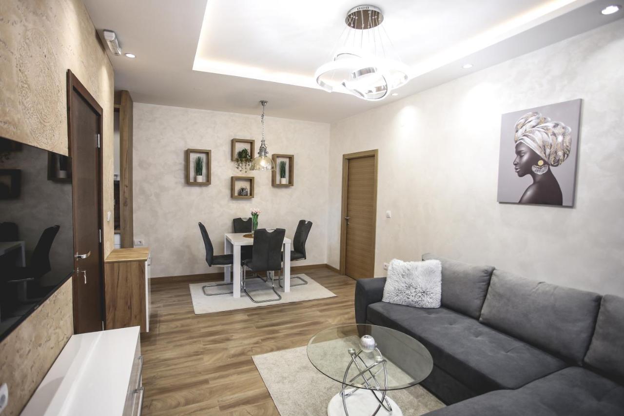 Vila Mb Рума Екстериор снимка