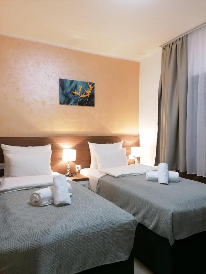 Vila Mb Рума Екстериор снимка