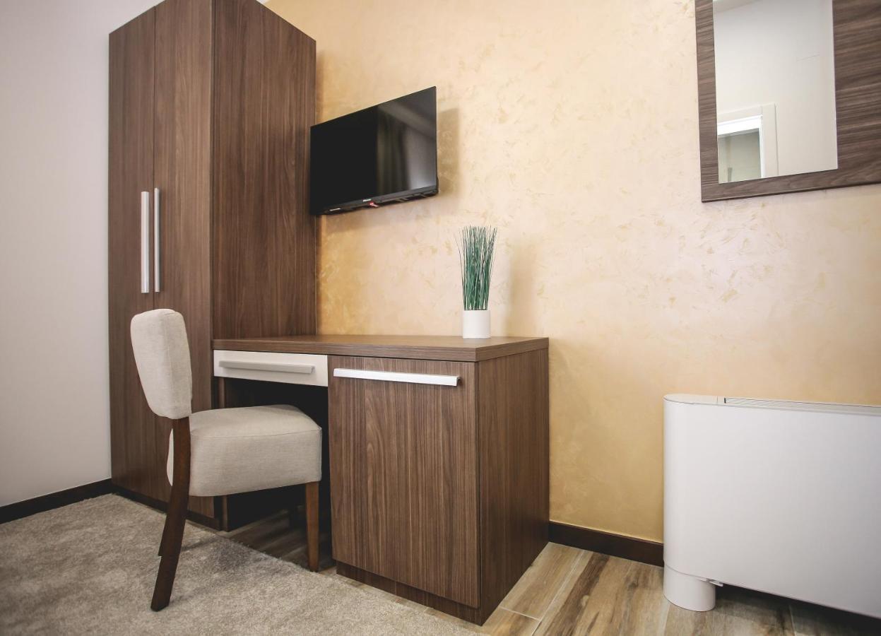 Vila Mb Рума Екстериор снимка