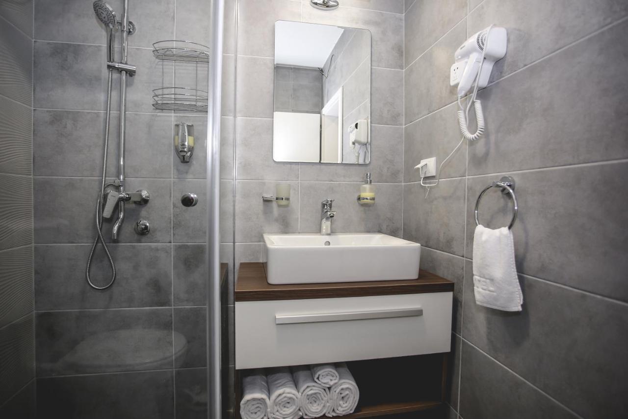 Vila Mb Рума Екстериор снимка