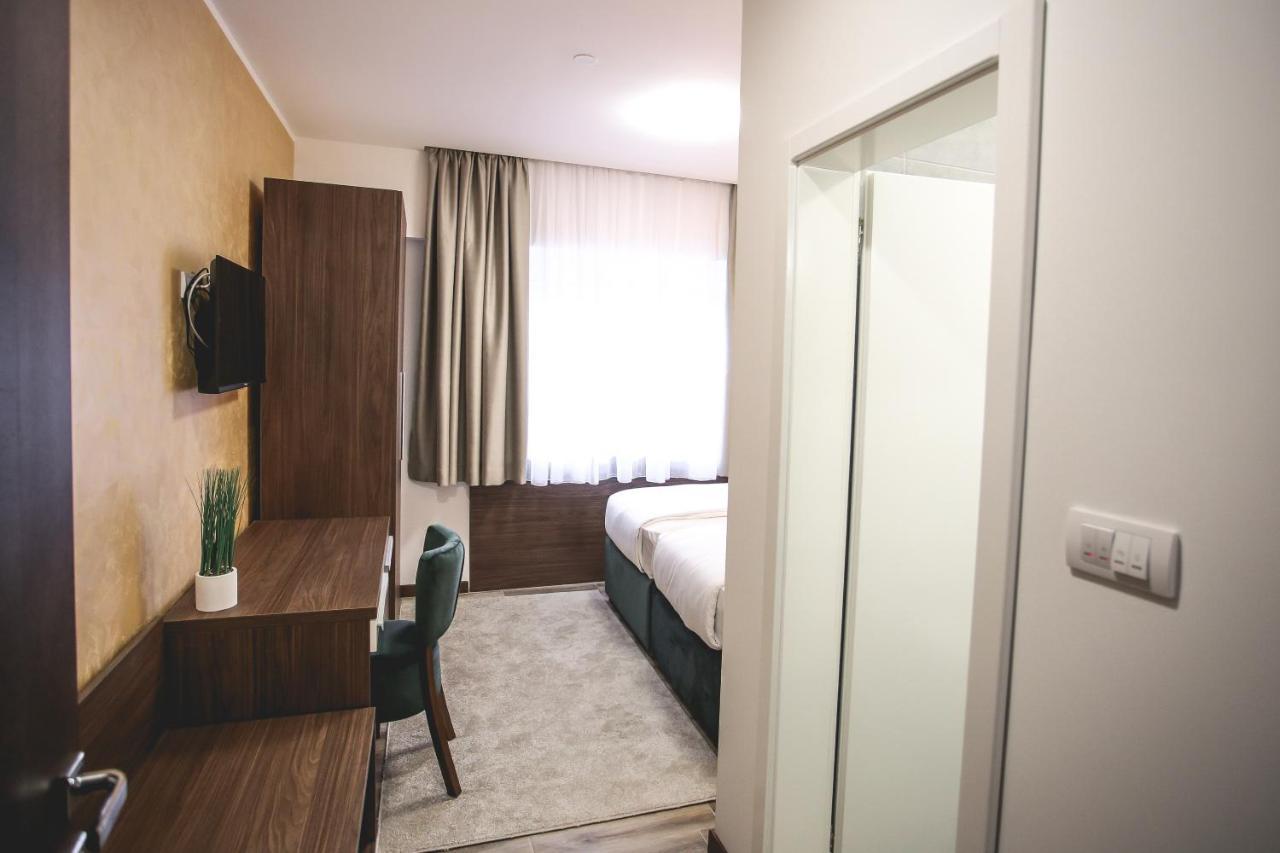 Vila Mb Рума Екстериор снимка