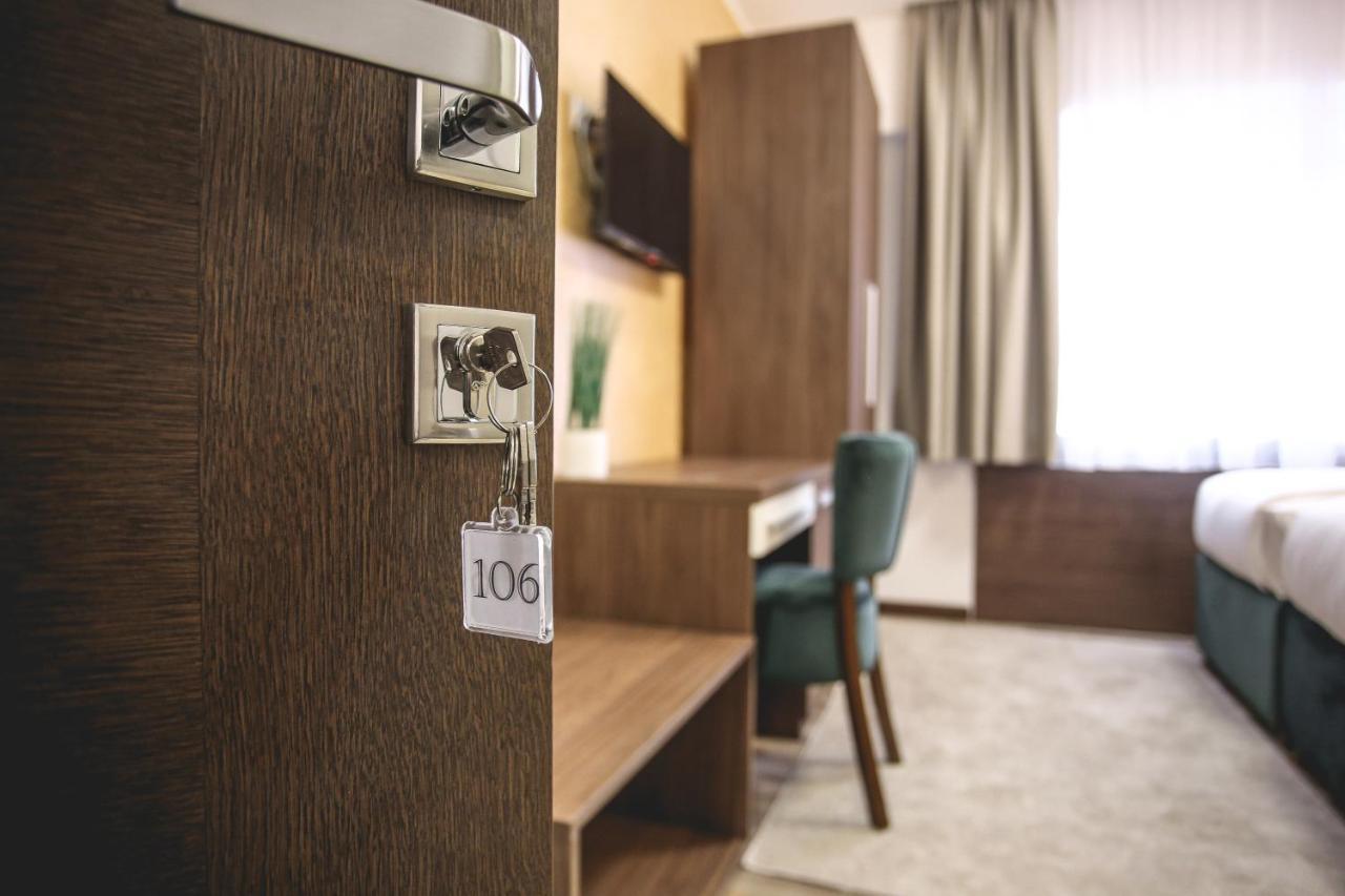 Vila Mb Рума Екстериор снимка